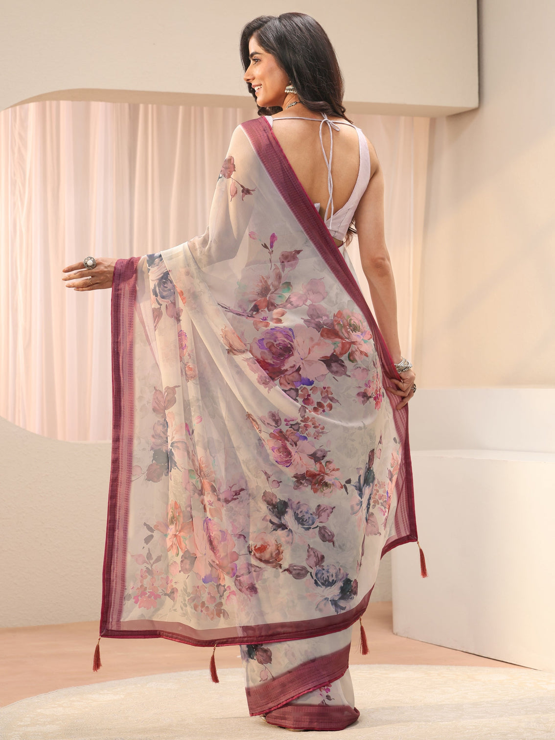 Mameraa Off White Floral Printed Georgette Saree