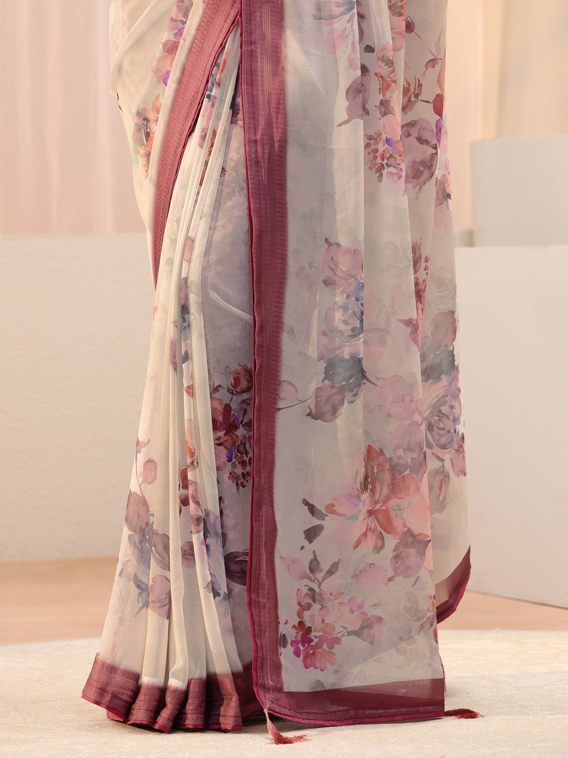 Mameraa Off White Floral Printed Georgette Saree