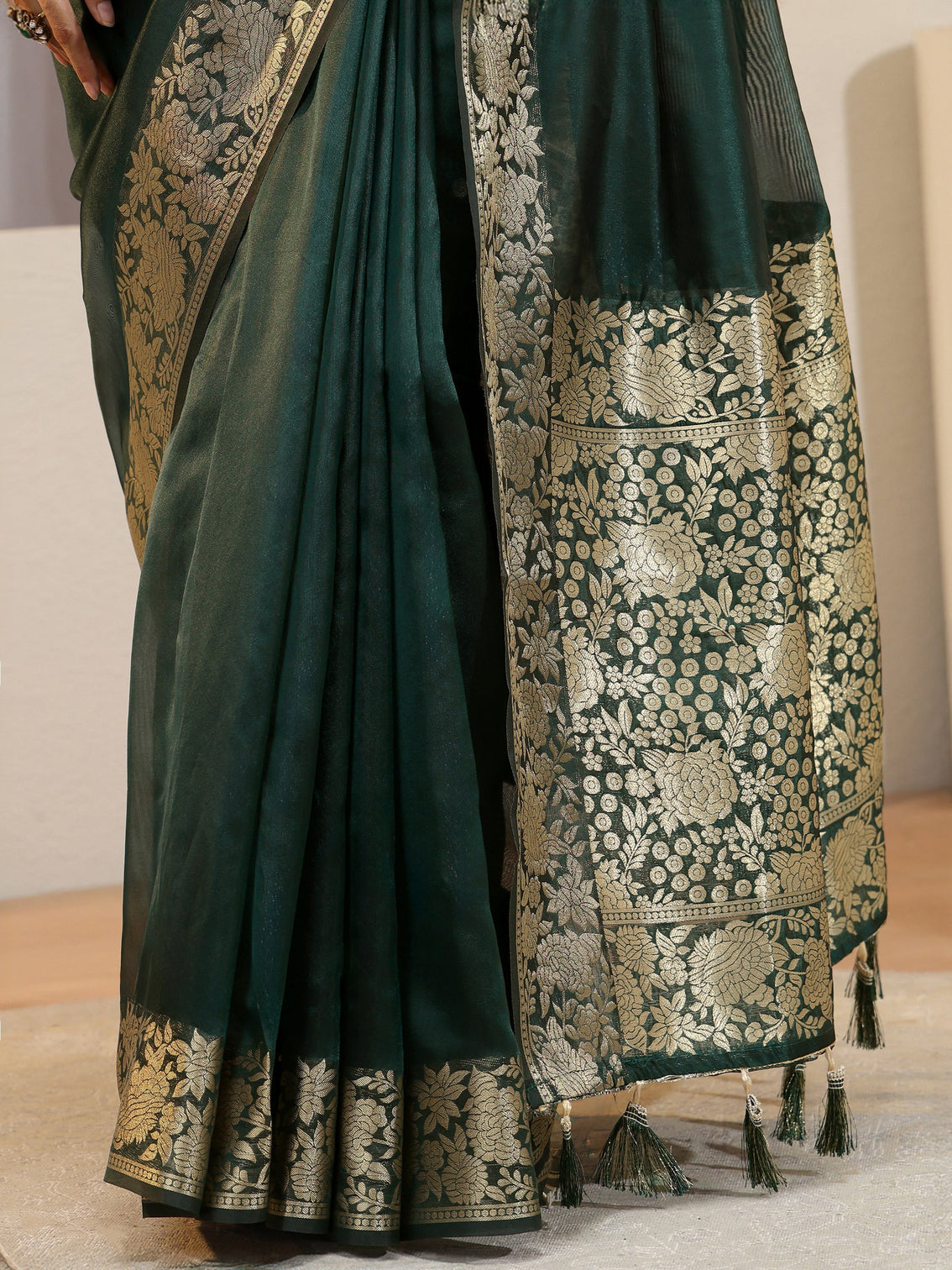 Mameraa Green Silk Blend Tassel Saree