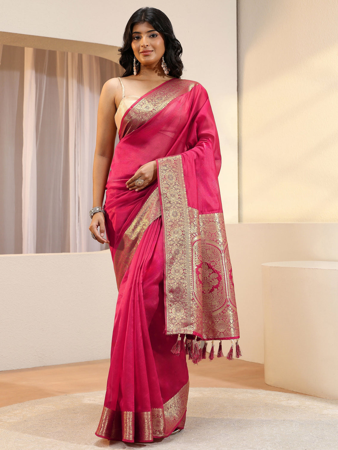 Mameraa Pink Silk Blend Tassel Saree