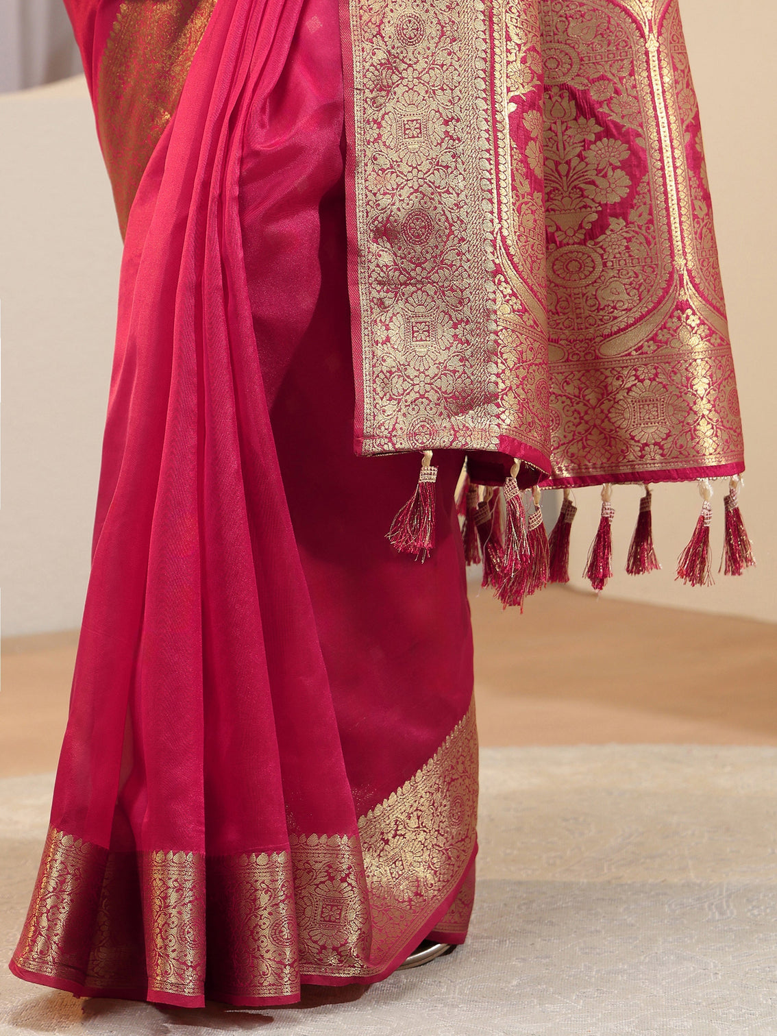 Mameraa Pink Silk Blend Tassel Saree