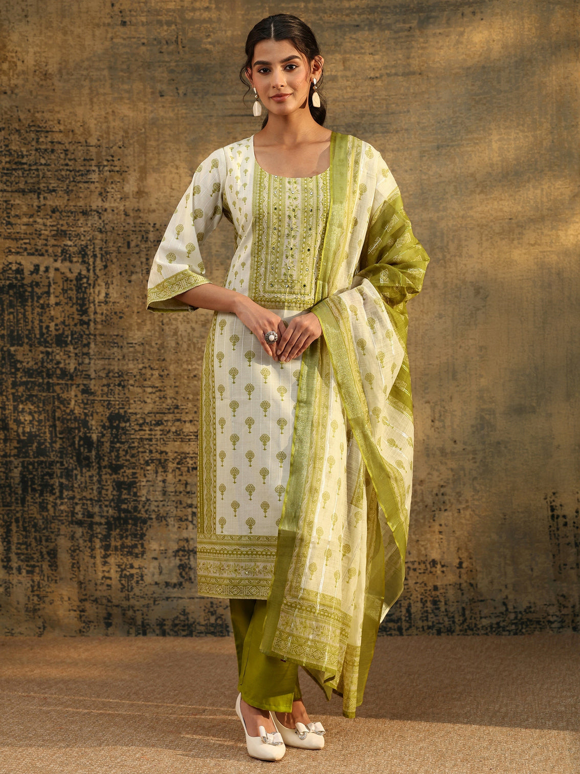 Mameraa Off White Floral Printed Linen Straight Suit Set