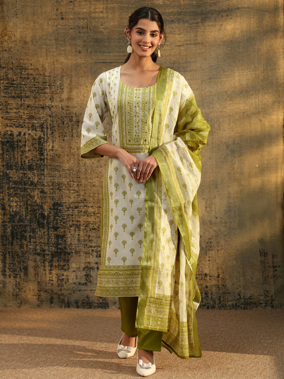 Mameraa Off White Floral Printed Linen Straight Suit Set