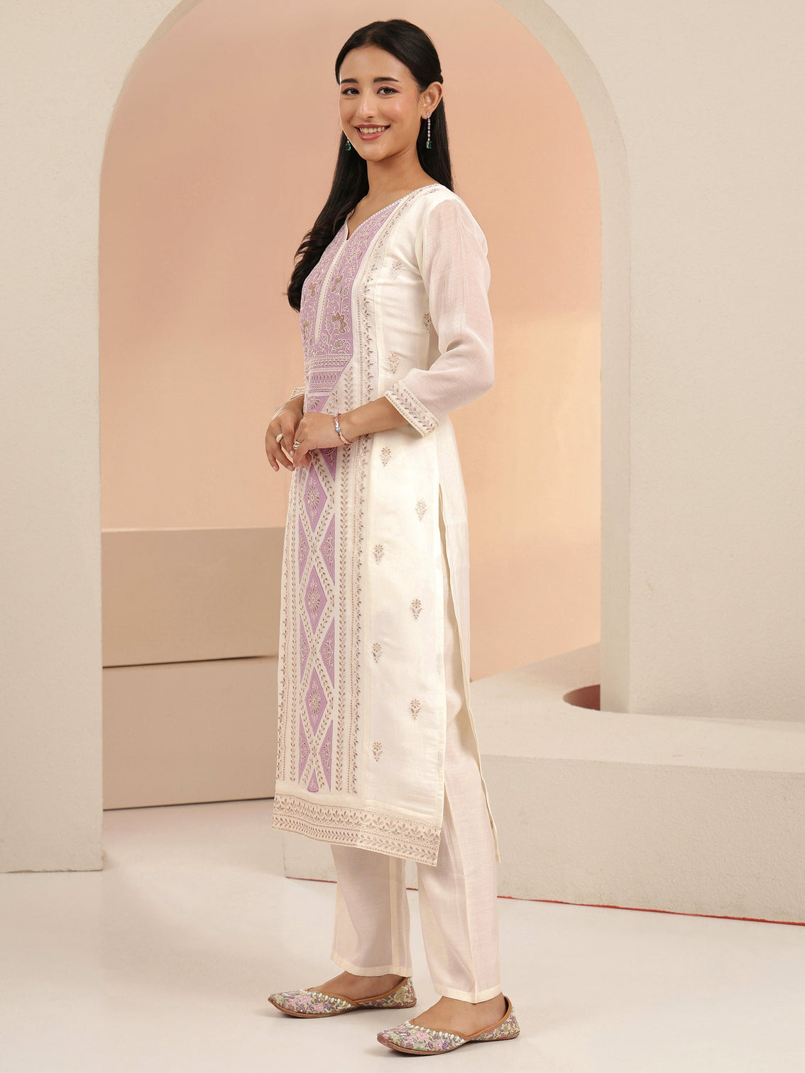 Mameraa White Floral Embroidered Chanderi Cotton Straight Suit Set