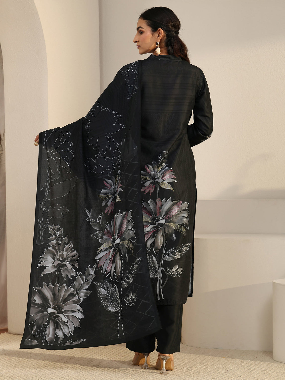 Mameraa Black Floral Printed Muslin Straight Suit Set