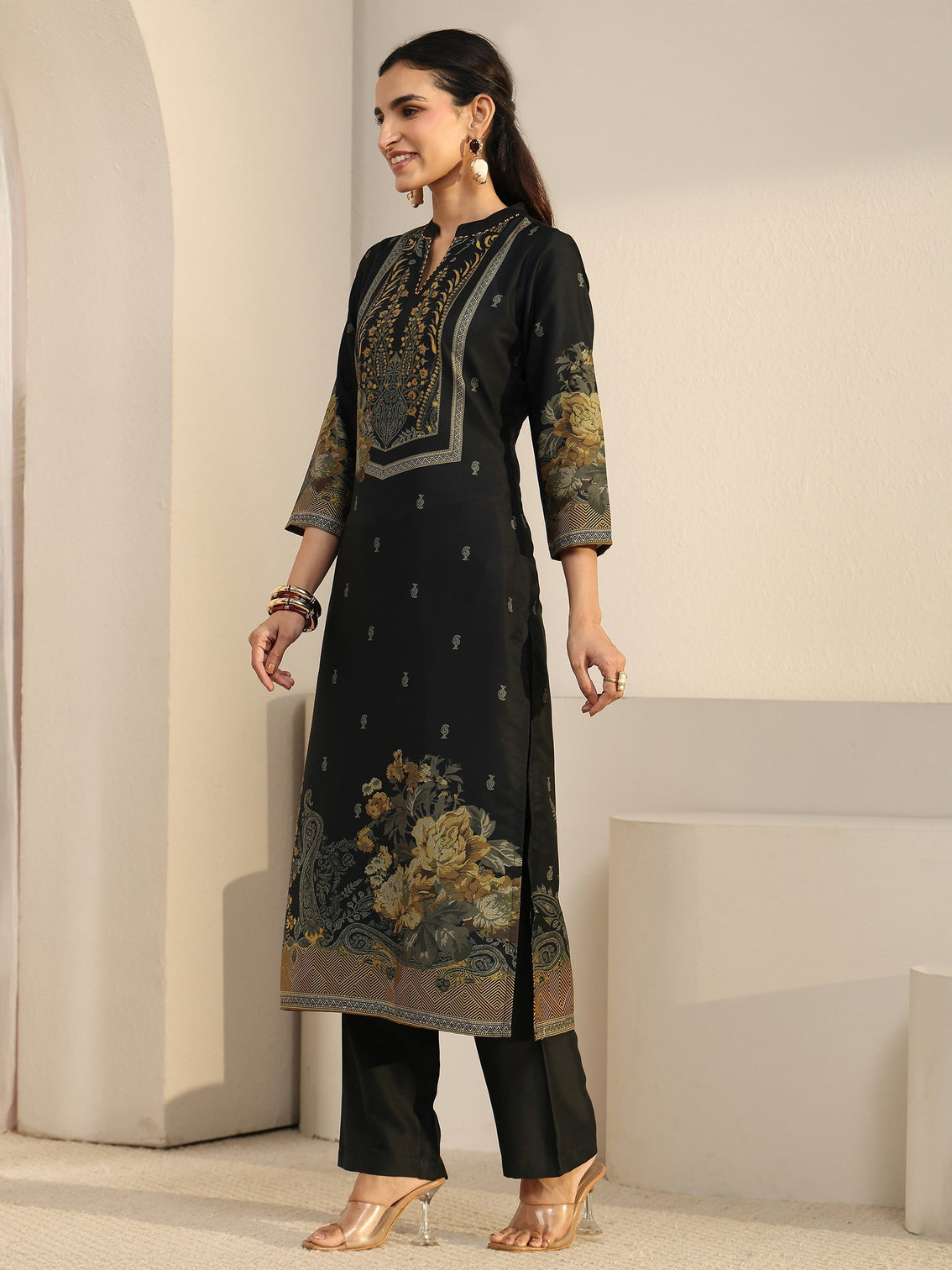 Mameraa Black Floral Printed Muslin Straight Suit Set