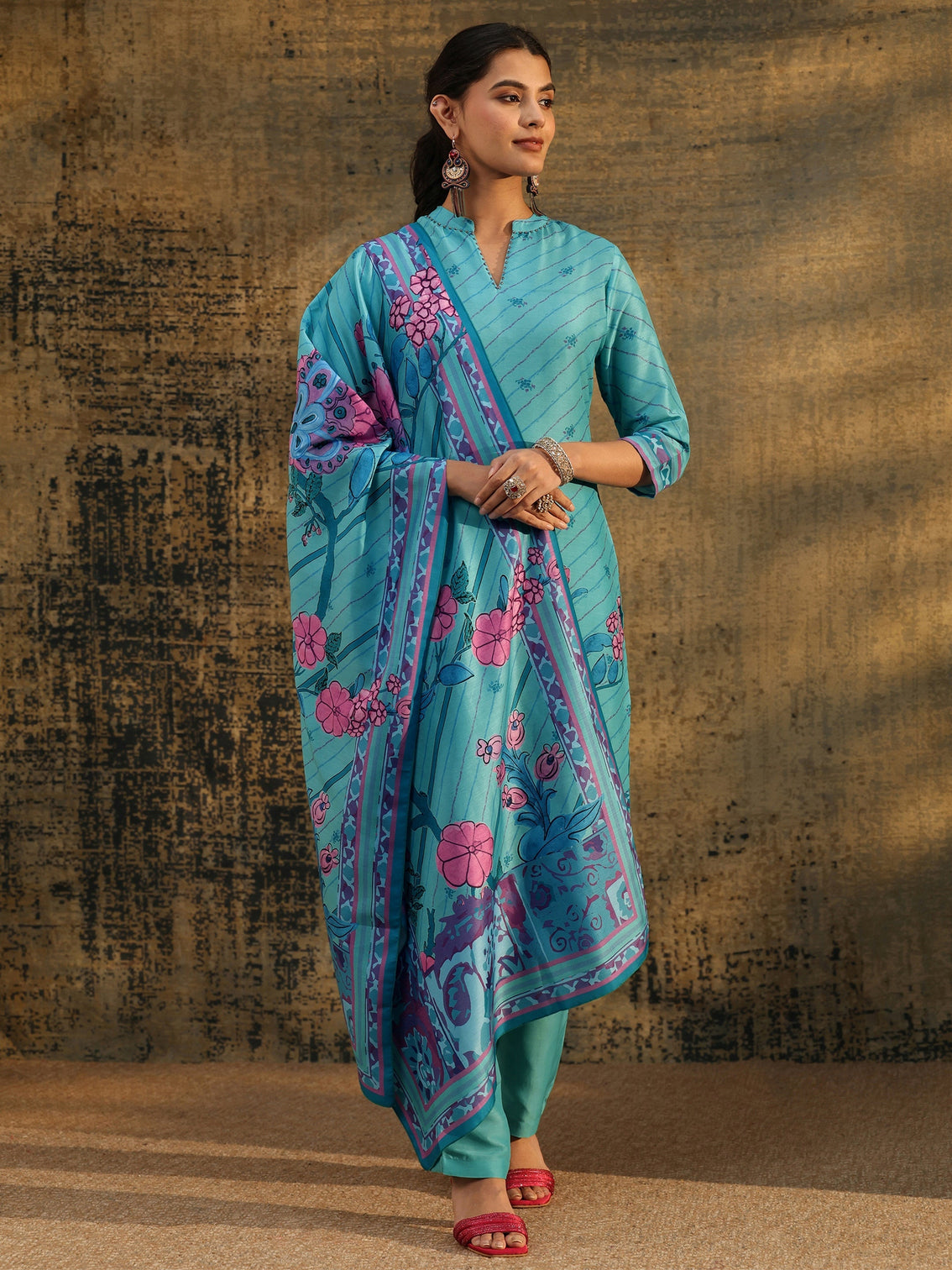 Mameraa Turquoise Blue Floral Printed  Muslin Straight Suit Set