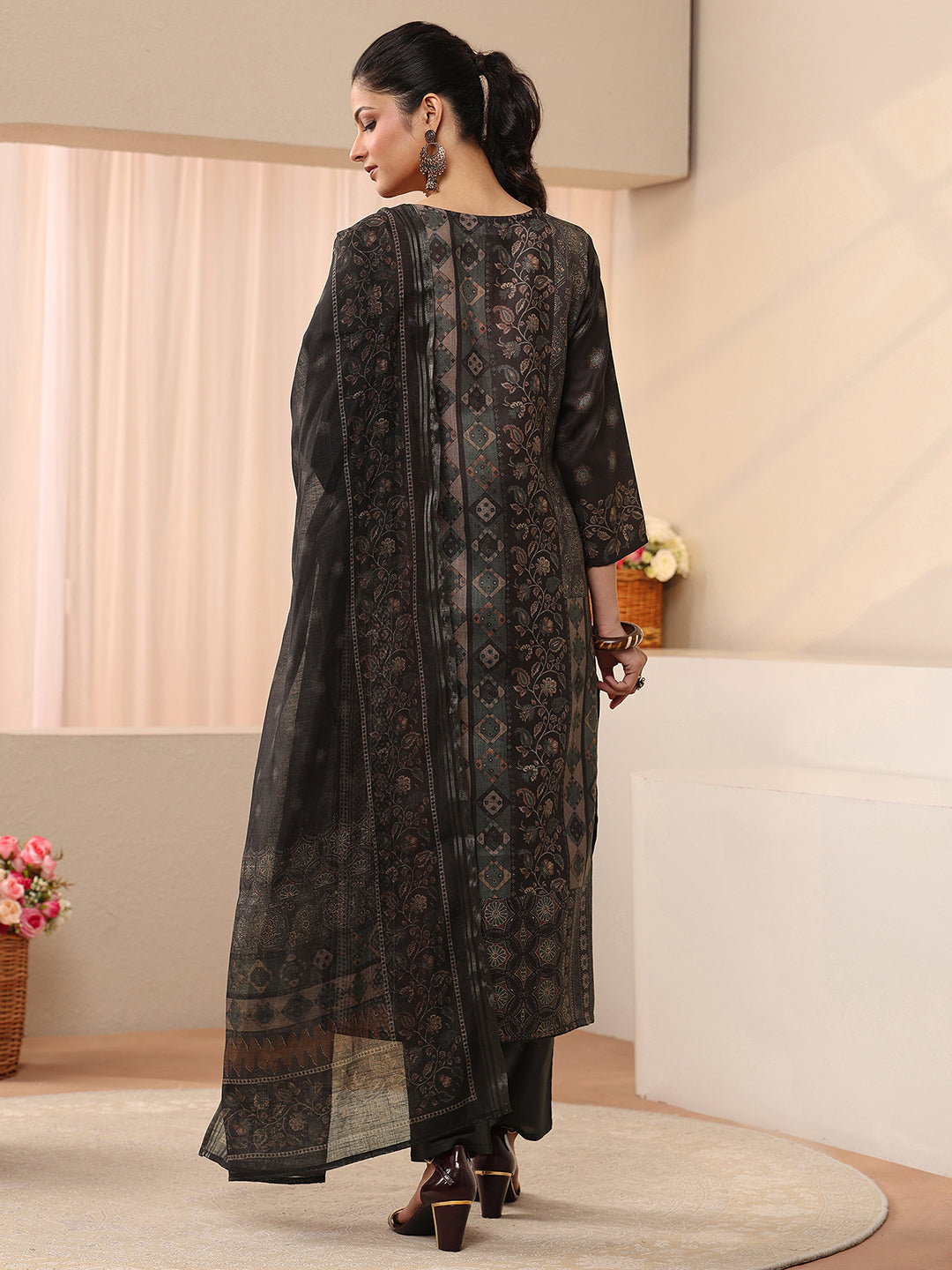 Mameraa Black Ethnic Printed Linen Straight Suit Set