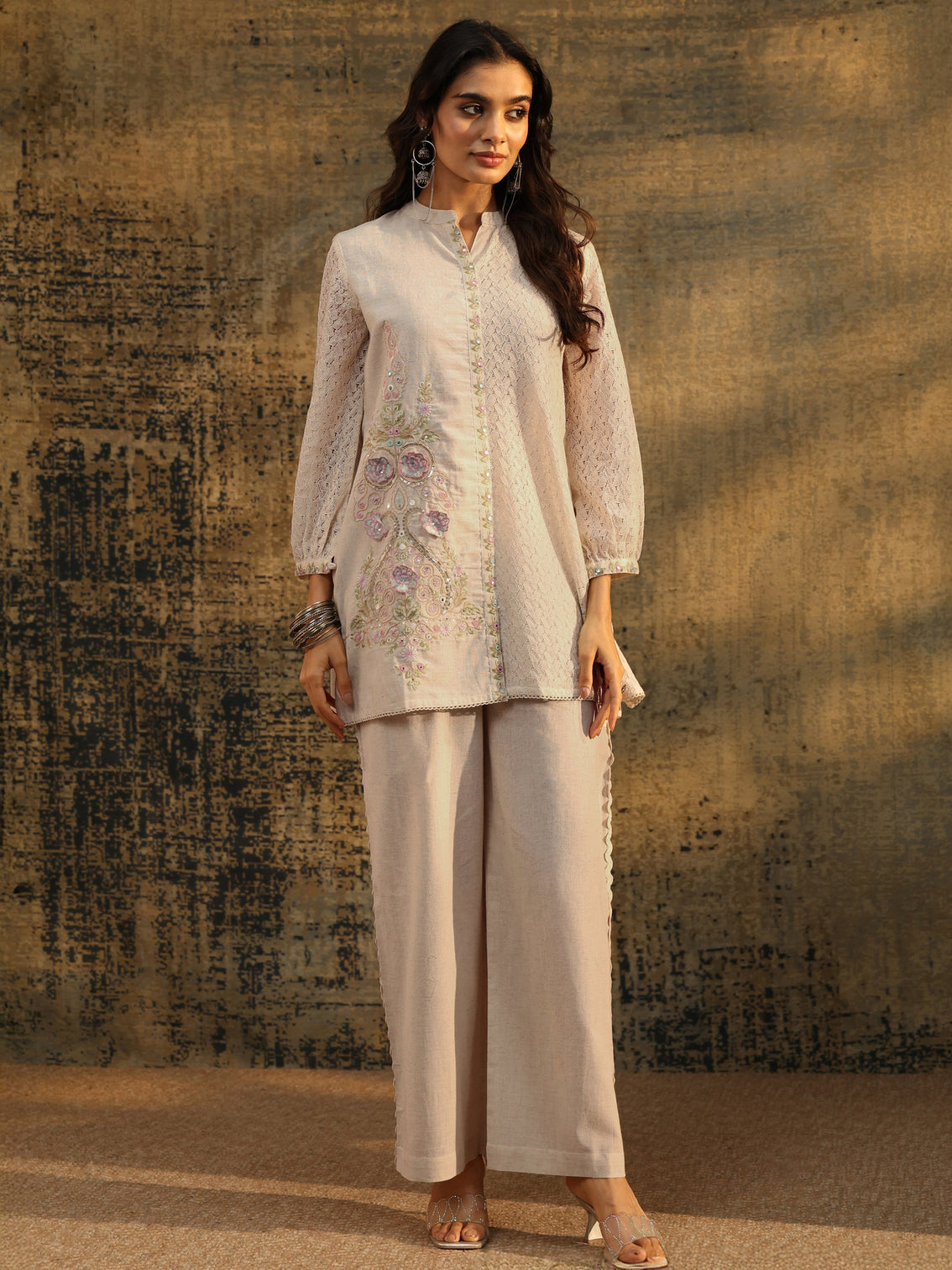 Mameraa Off white Floral Embroidered Cotton Straight Kurta Set