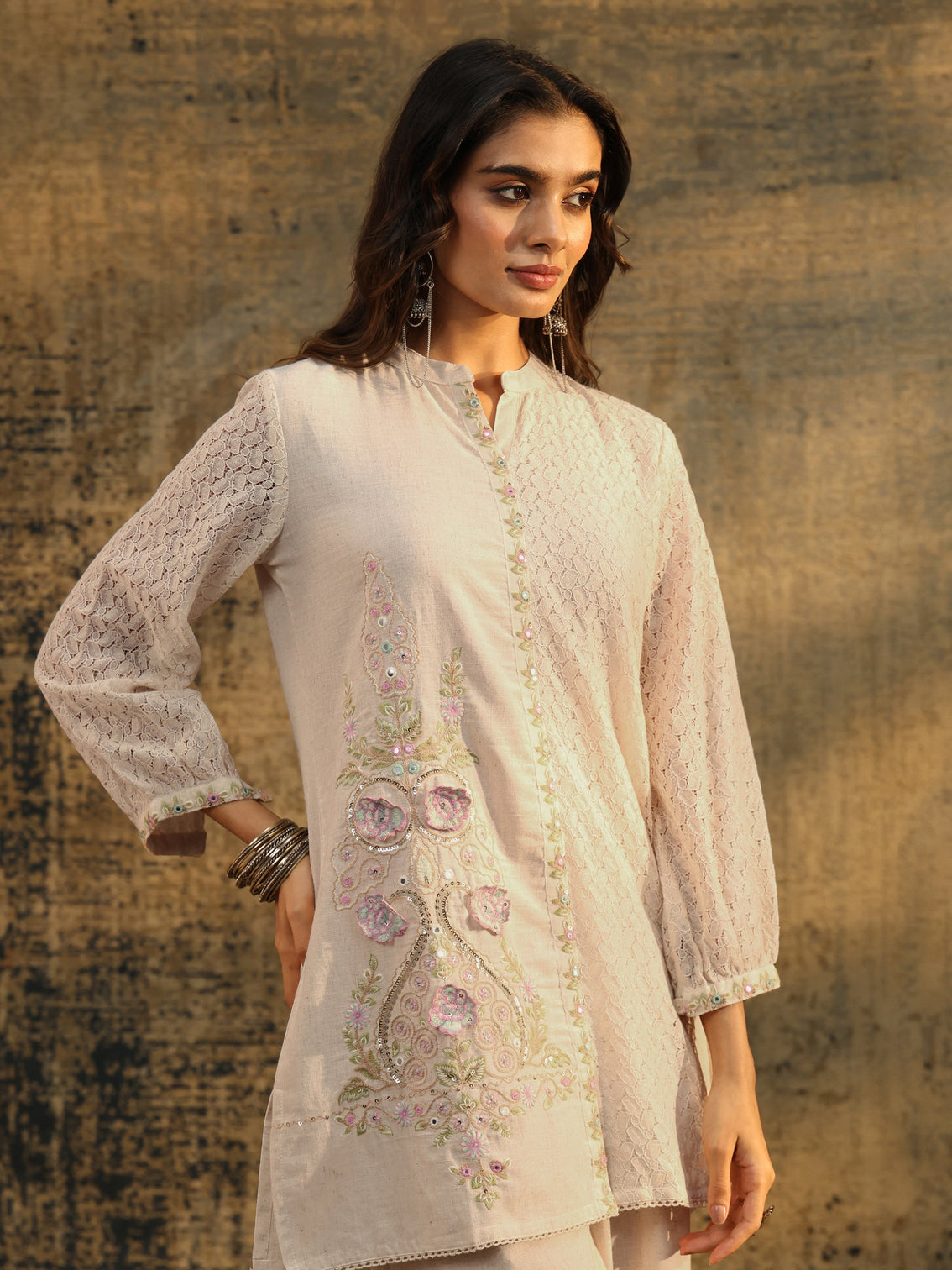 Mameraa Off white Floral Embroidered Cotton Straight Kurta Set