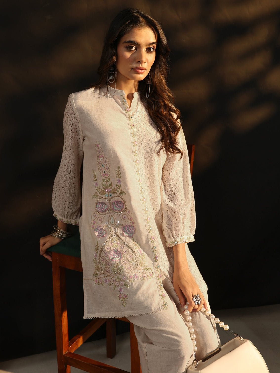 Mameraa Off white Floral Embroidered Cotton Straight Kurta Set
