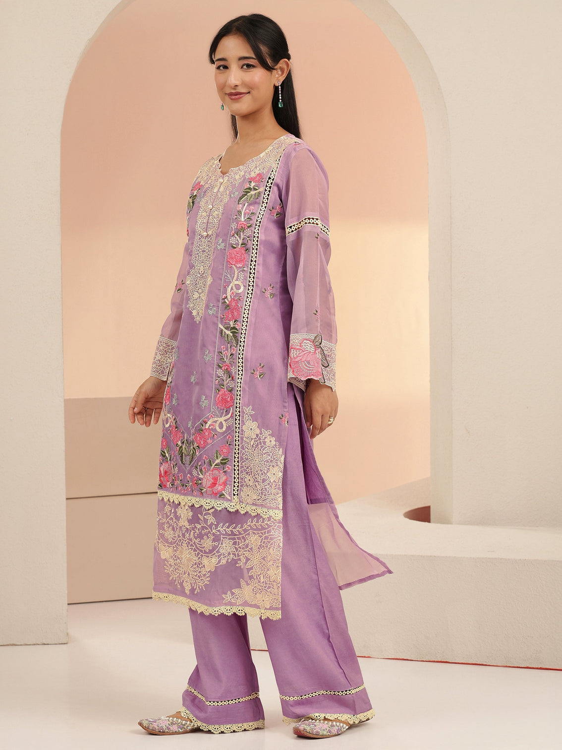 Mameraa Lavender Floral Embridered Organza Straight Suit Set
