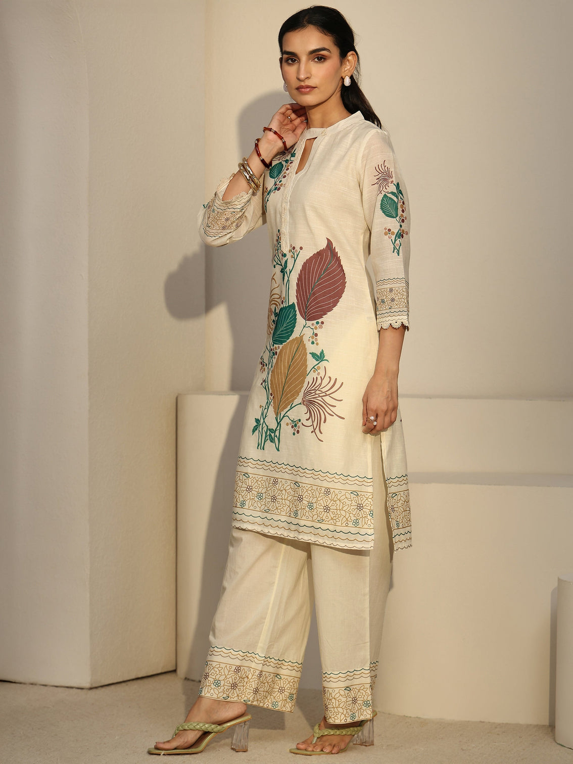Mameraa Off White Floral Printed Linen Co-Ord Set