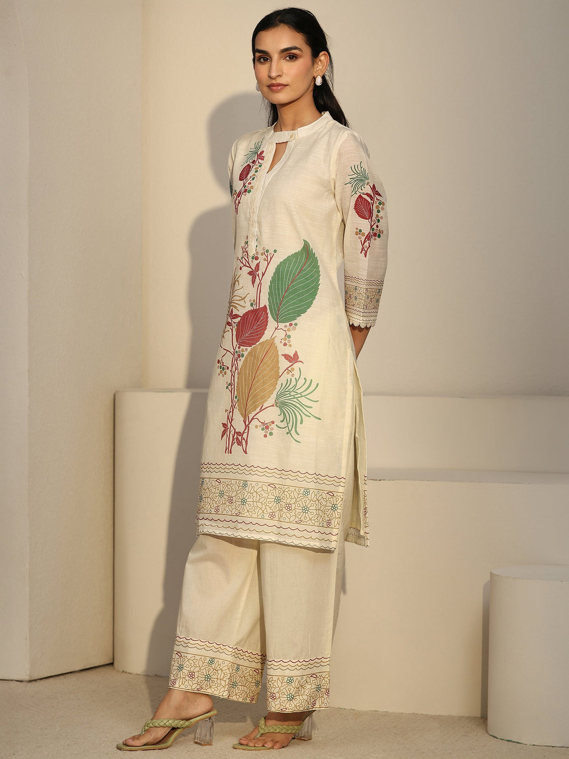 Mameraa Off White Floral Printed Linen Co-Ord Set