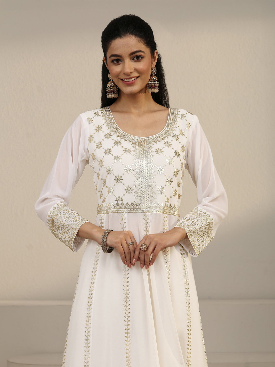 Mameraa Art White Floral Embroidered Georgette Anarkali Suit Set