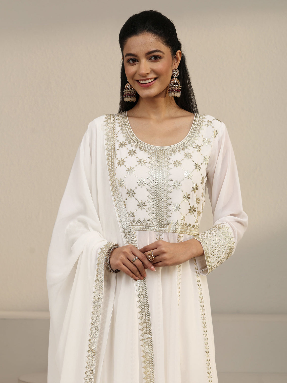 Mameraa Art White Floral Embroidered Georgette Anarkali Suit Set