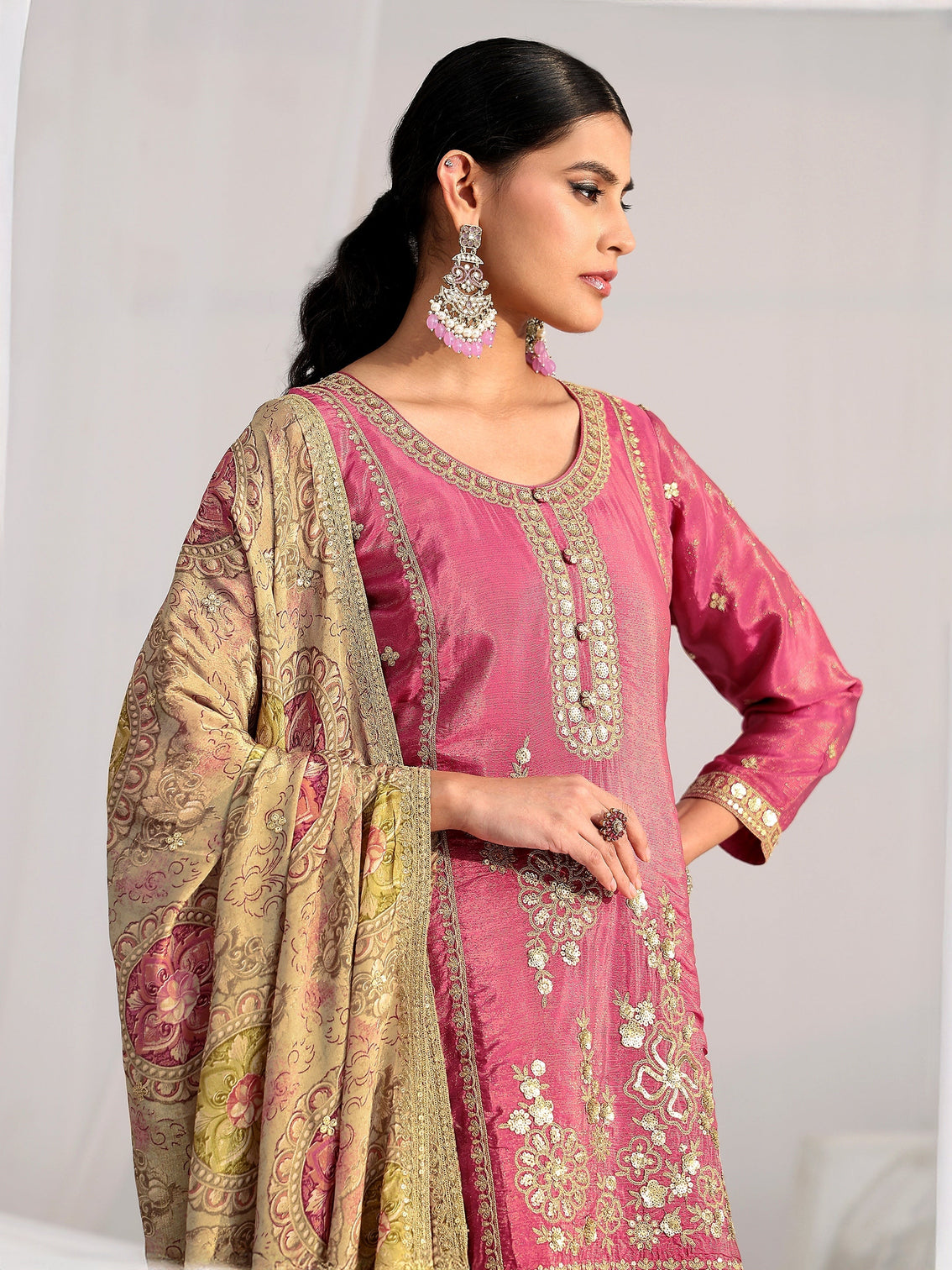 Mameraa Art Pink Floral Embellished Kurta With Crinkled Palazzo Suit Set