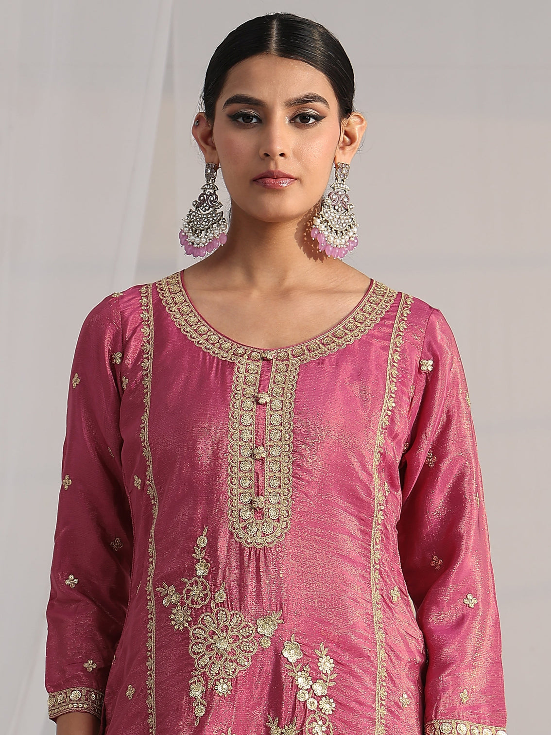 Mameraa Art Pink Floral Embellished Kurta With Crinkled Palazzo Suit Set