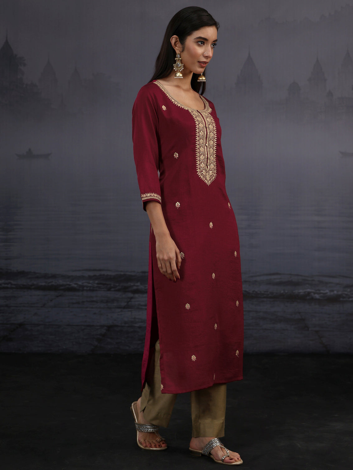 Mameraa Maroon Yoke Embroidered Silk Blend Straight Kurta