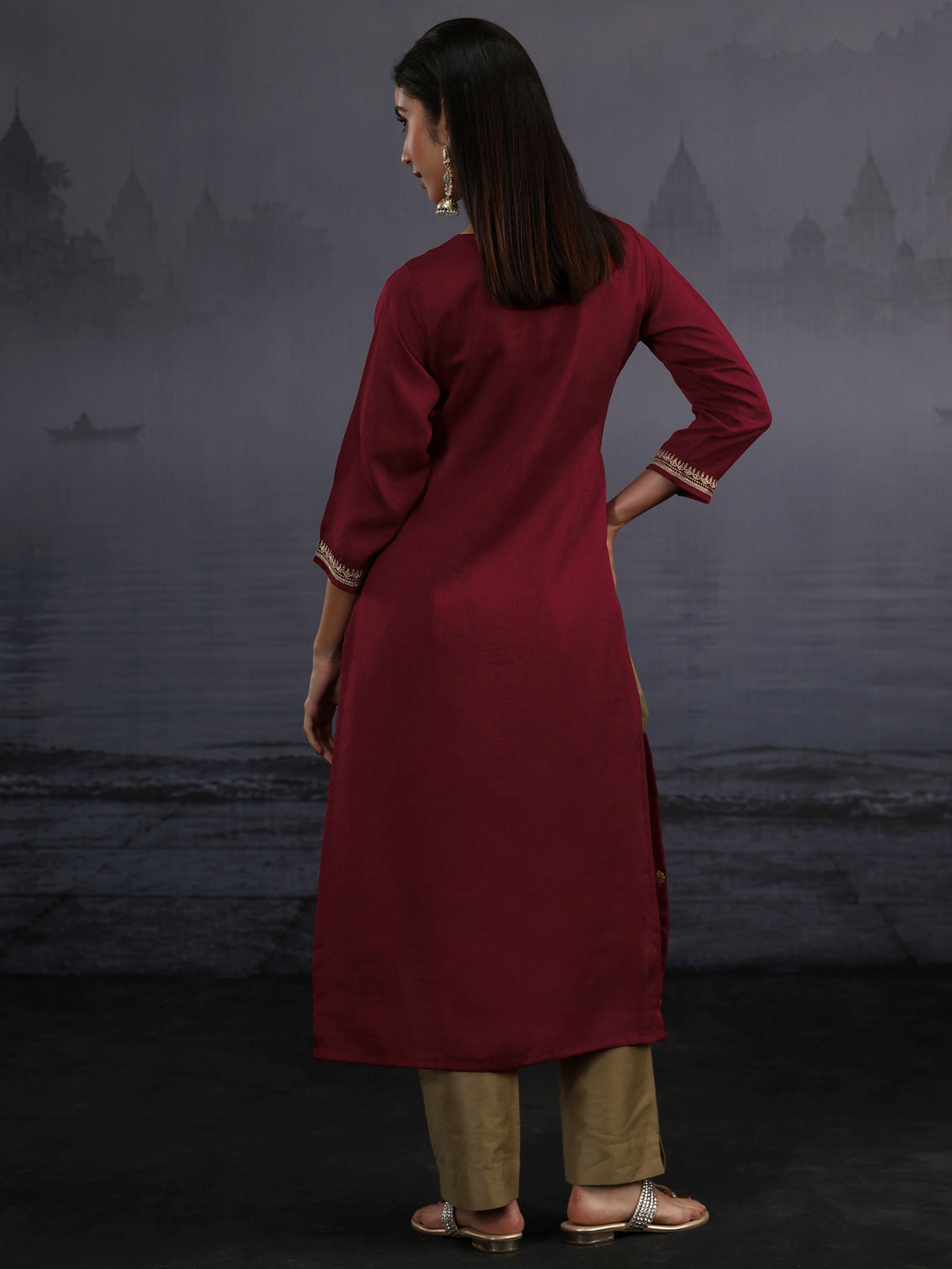 Mameraa Maroon Yoke Embroidered Silk Blend Straight Kurta