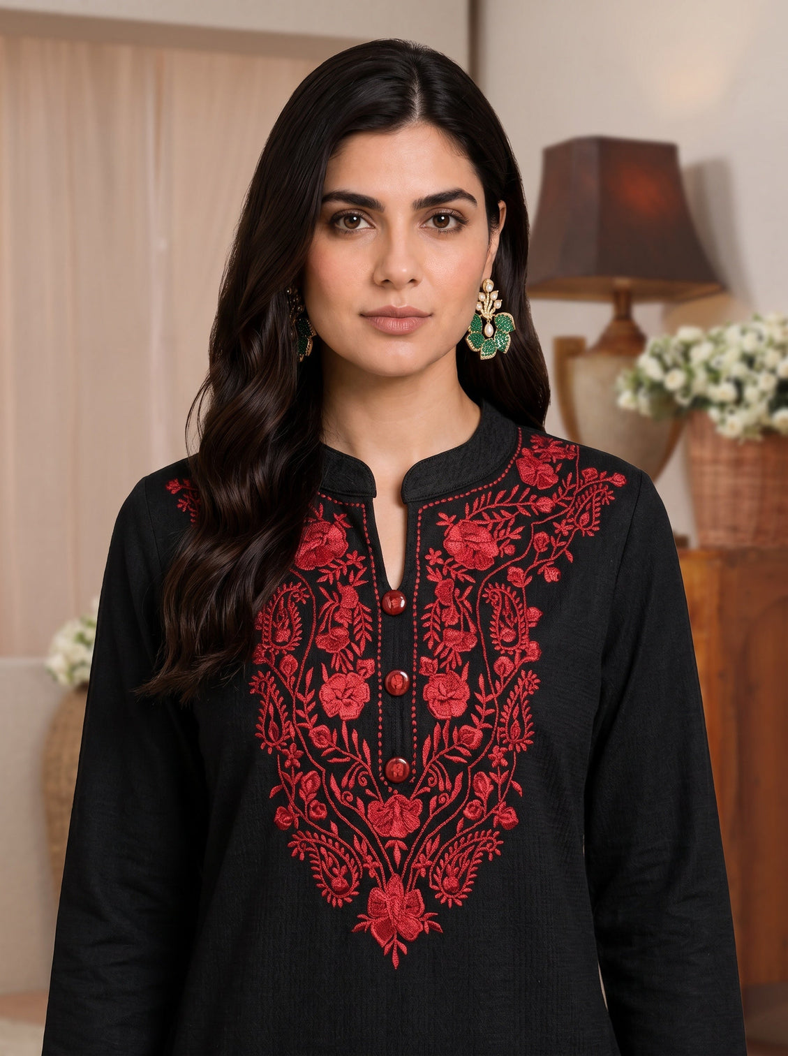 Mameraa Black Floral Embroidered Straight Kurta