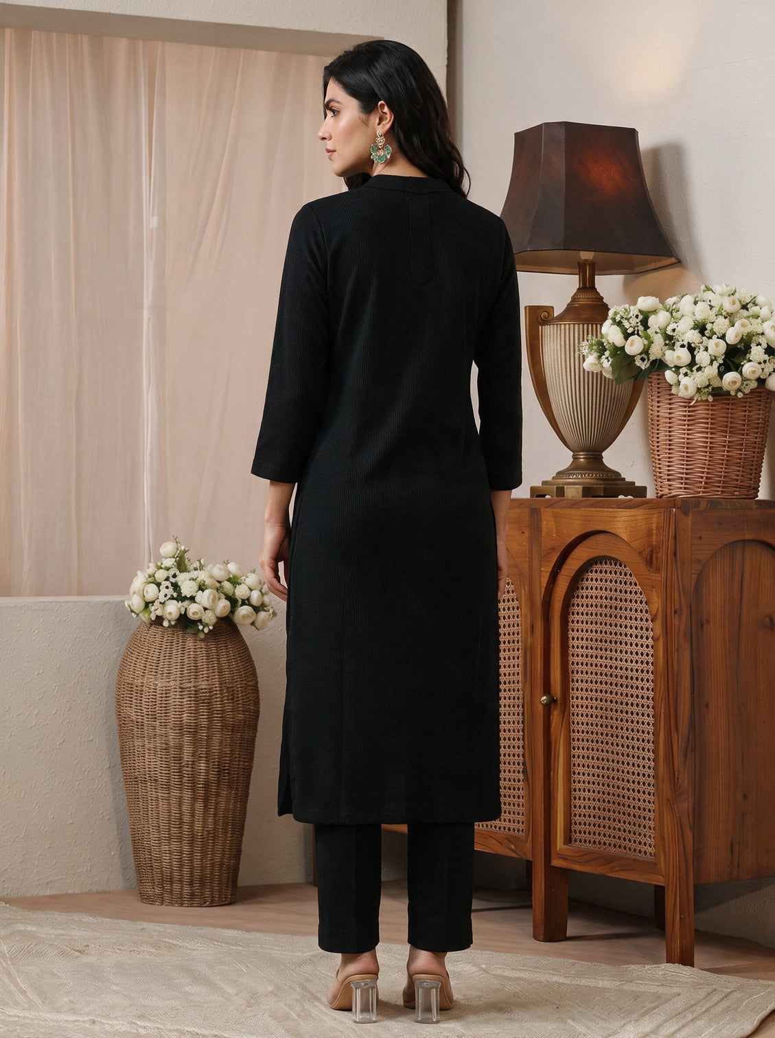Mameraa Black Floral Yoke Embroidered Straight Kurta With Pockets