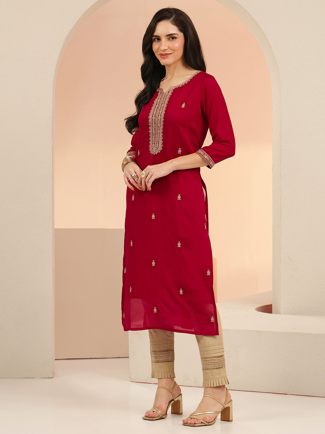 Mameraa Maroon Embroidered Silk Blend Straight Kurta