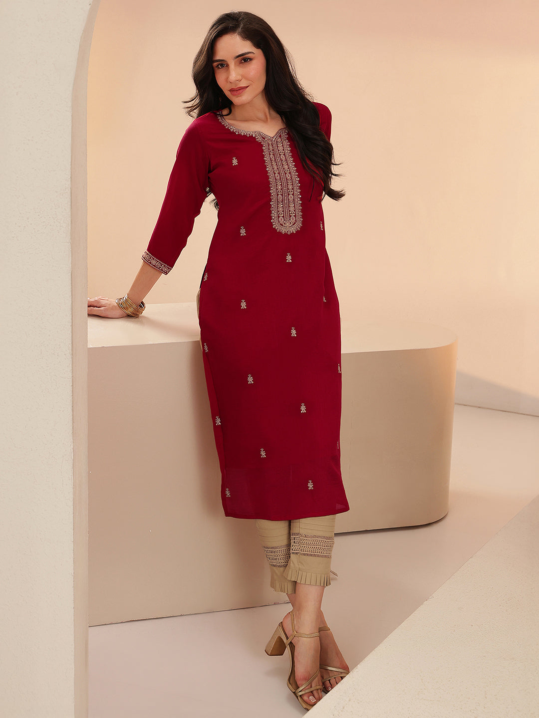 Mameraa Maroon Embroidered Silk Blend Straight Kurta