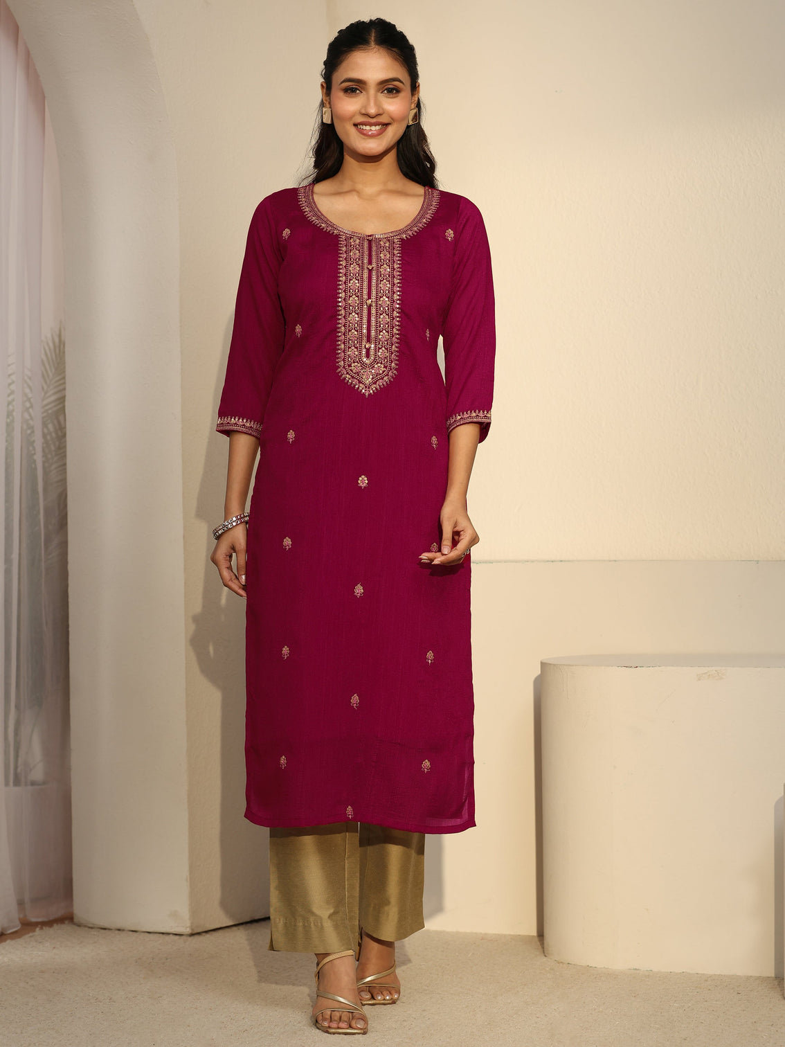Mameraa Rani Pink Floral Embroidered Silk Blend Straight Kurta