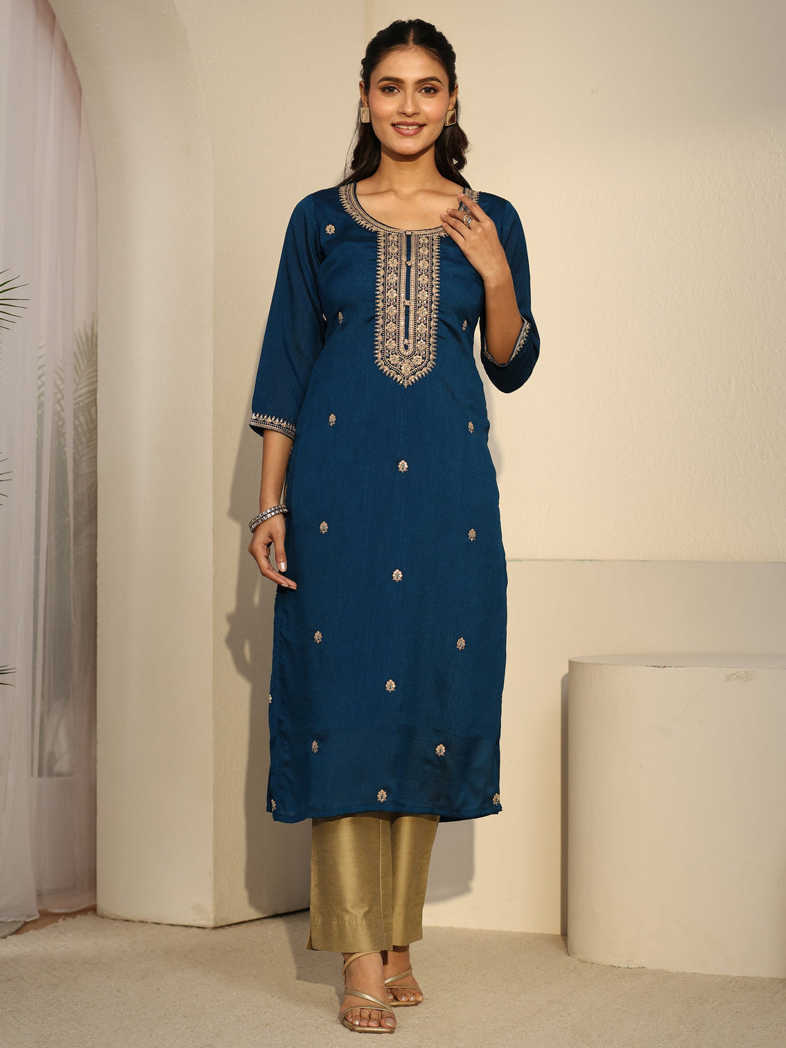 Mameraa Teal Blue Floral Embroidered Silk Blend Straight Kurta