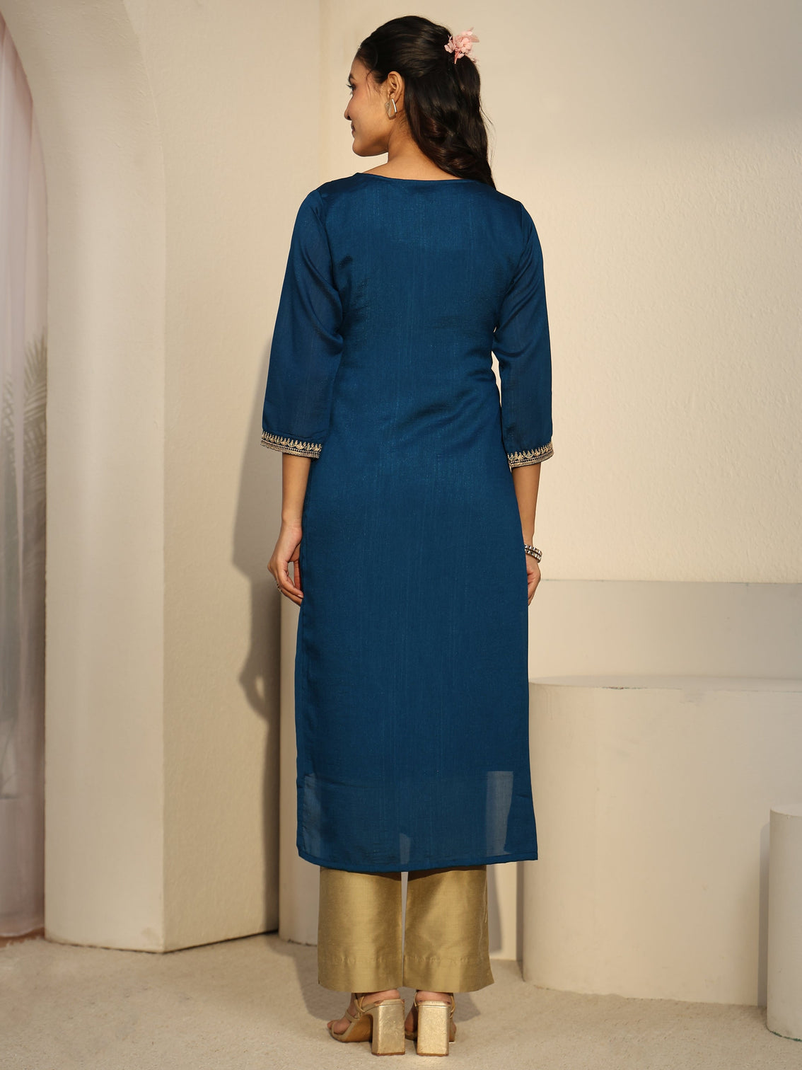 Mameraa Teal Blue Floral Embroidered Silk Blend Straight Kurta