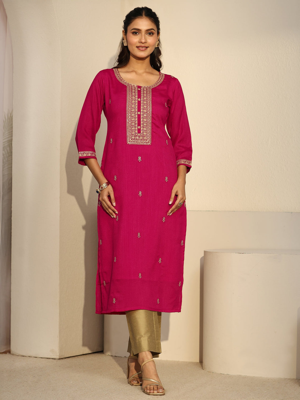 Mameraa Rani Pink Floral Embroidered Silk Blend Straight Kurta