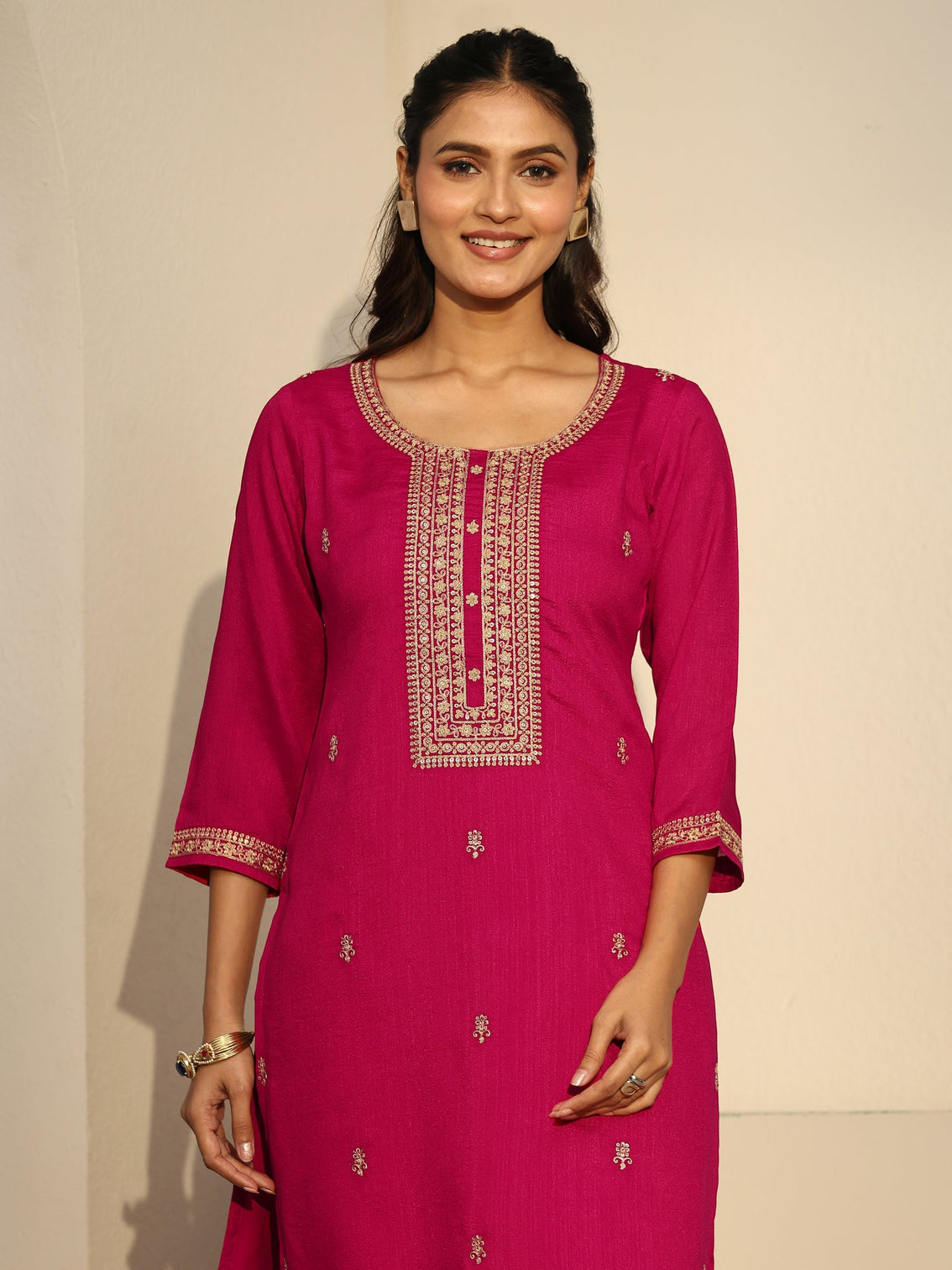 Mameraa Rani Pink Floral Embroidered Silk Blend Straight Kurta