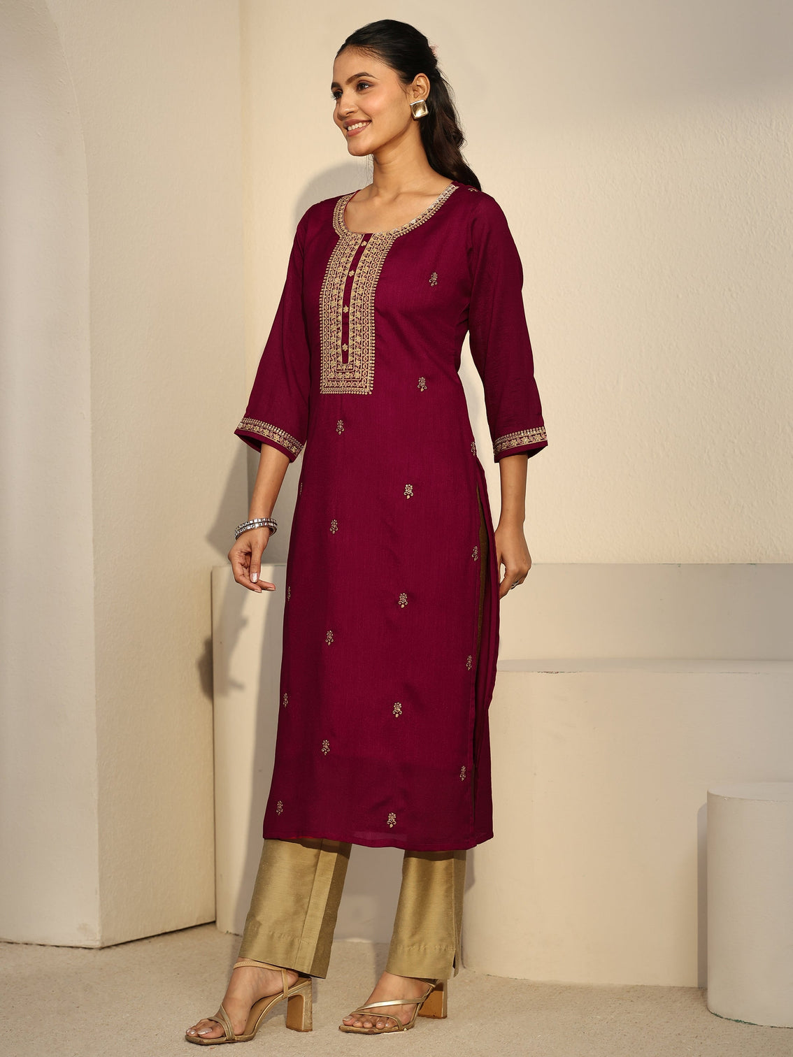 Mameraa Maroon Floral Embroidered Silk Blend Straight Kurta