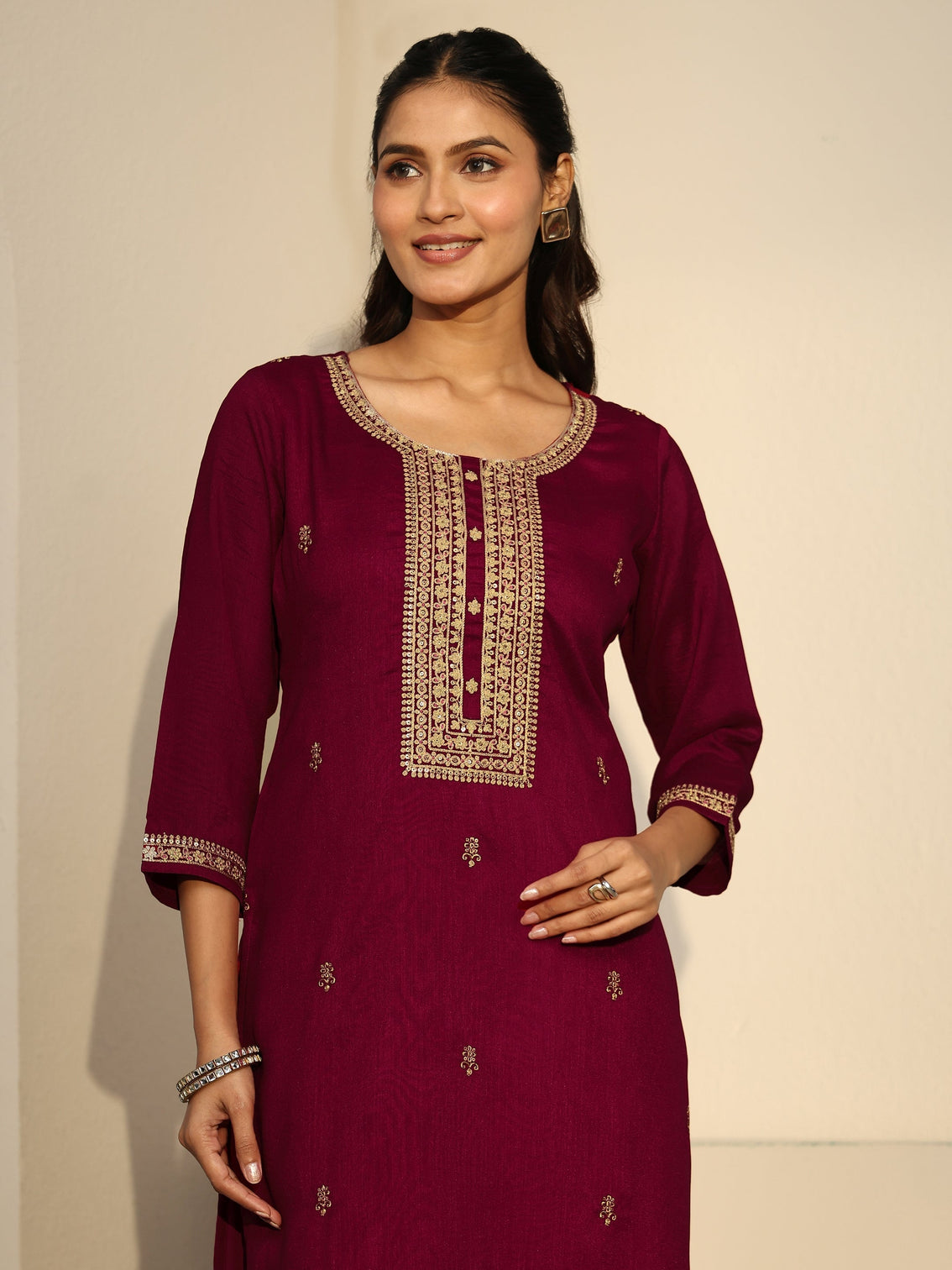 Mameraa Maroon Floral Embroidered Silk Blend Straight Kurta
