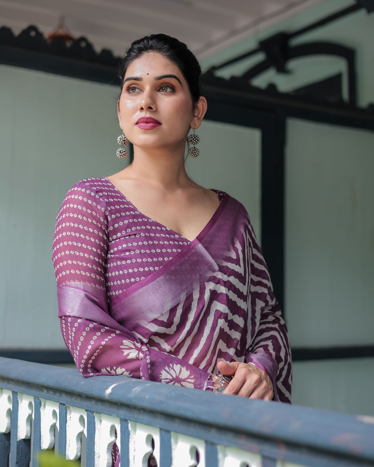 Purple and white zigzag patterned pure cotton linen saree with blouse and tassel edges