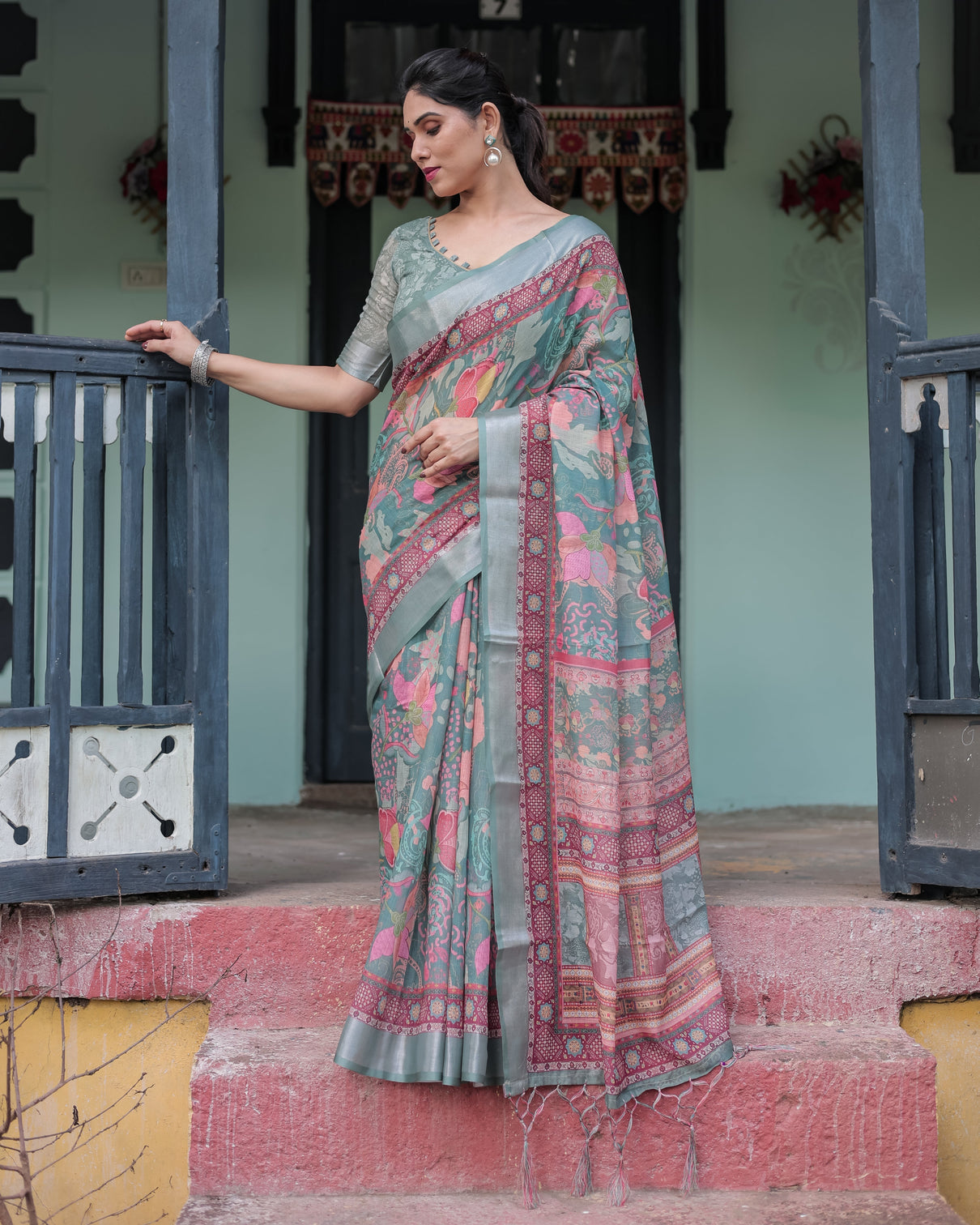 Pink and maroon pure cotton linen saree with blouse and tassels floral design with leaf patterns