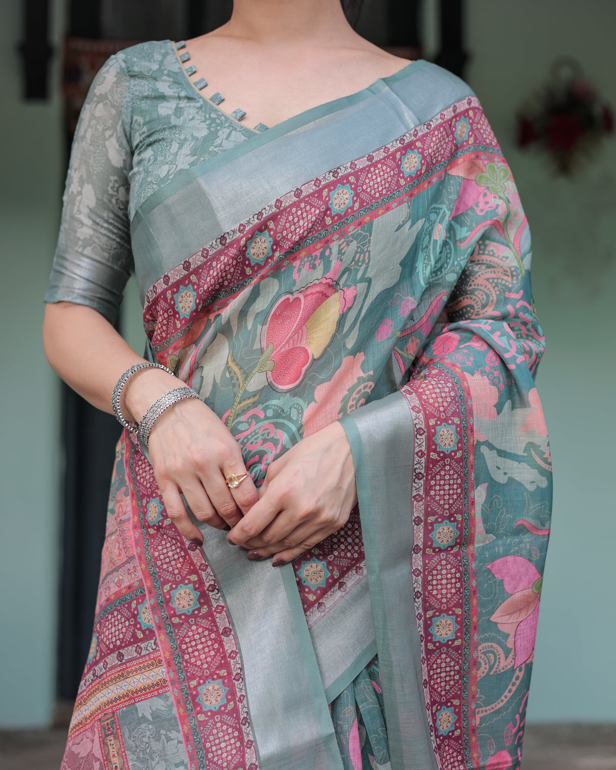 Pink and maroon pure cotton linen saree with blouse and tassels floral design with leaf patterns