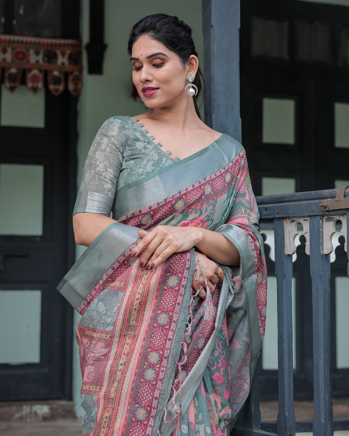 Pink and maroon pure cotton linen saree with blouse and tassels floral design with leaf patterns