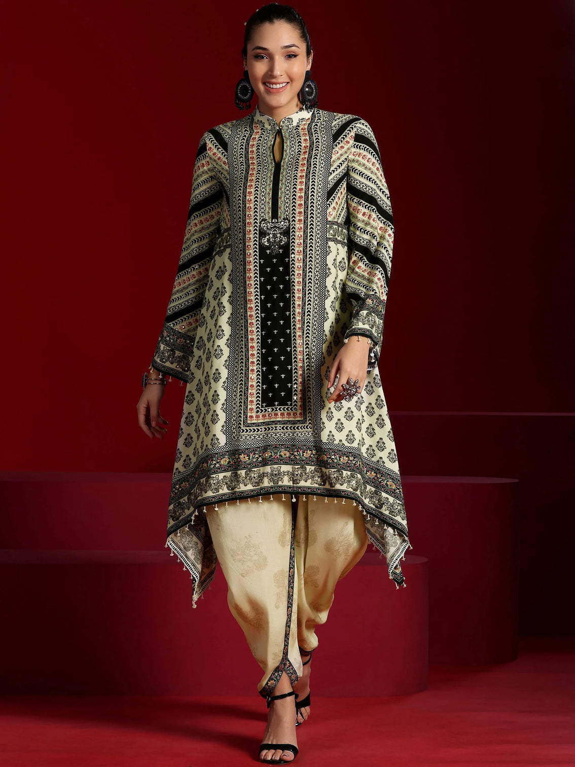 Mameraa Art Off White Printed Silk Blend Co-Ords