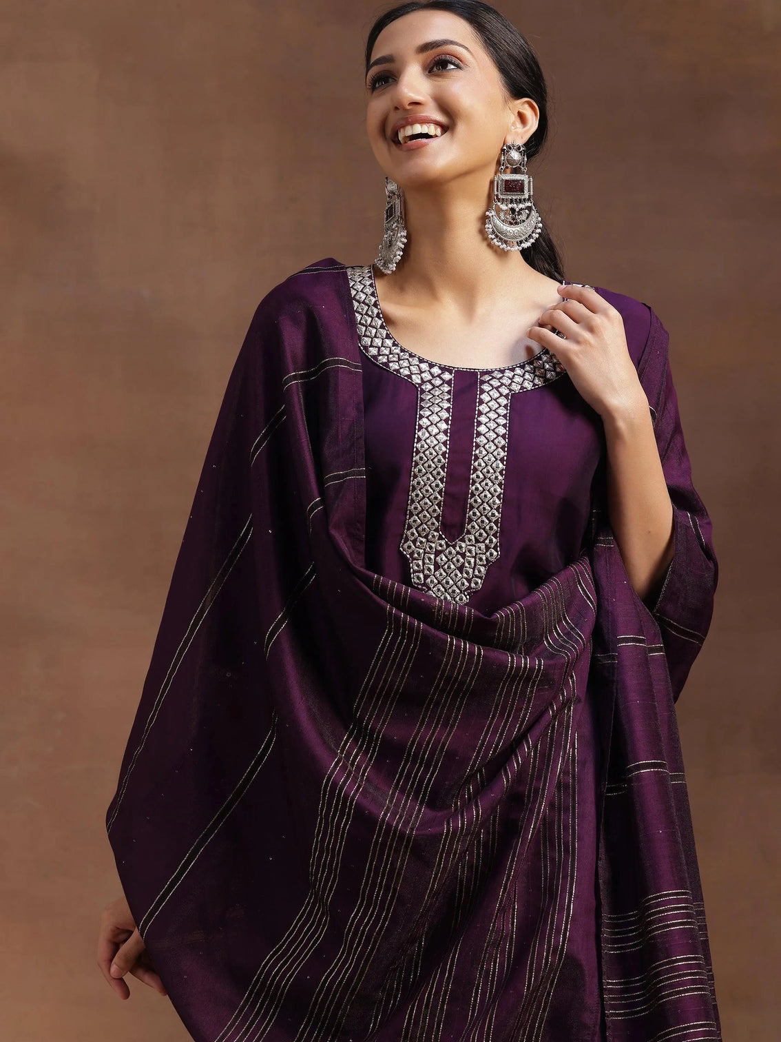 Mameraa Purple Embroidered Silk Blend Straight Suit With Dupatta
