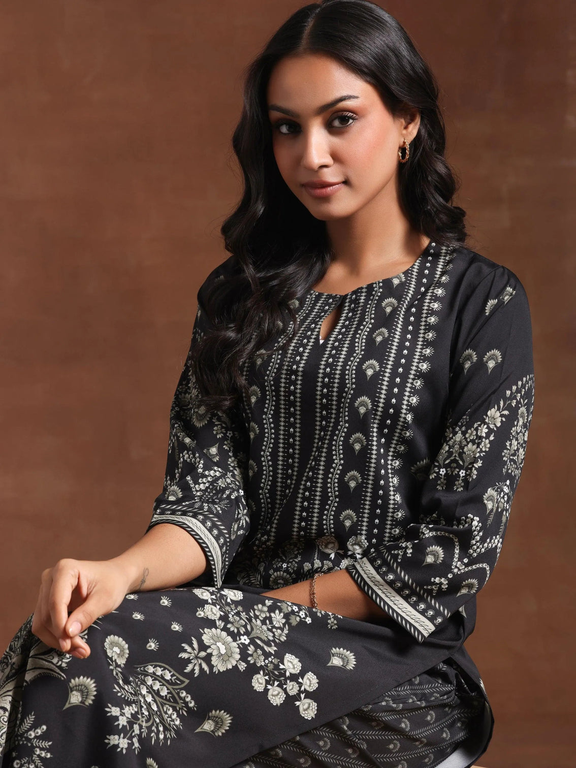 Mameraa Black Printed Crepe Straight Kurta Set