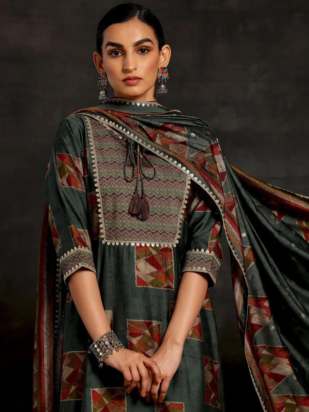 Mameraa Green Printed Straight Suit With Dupatta