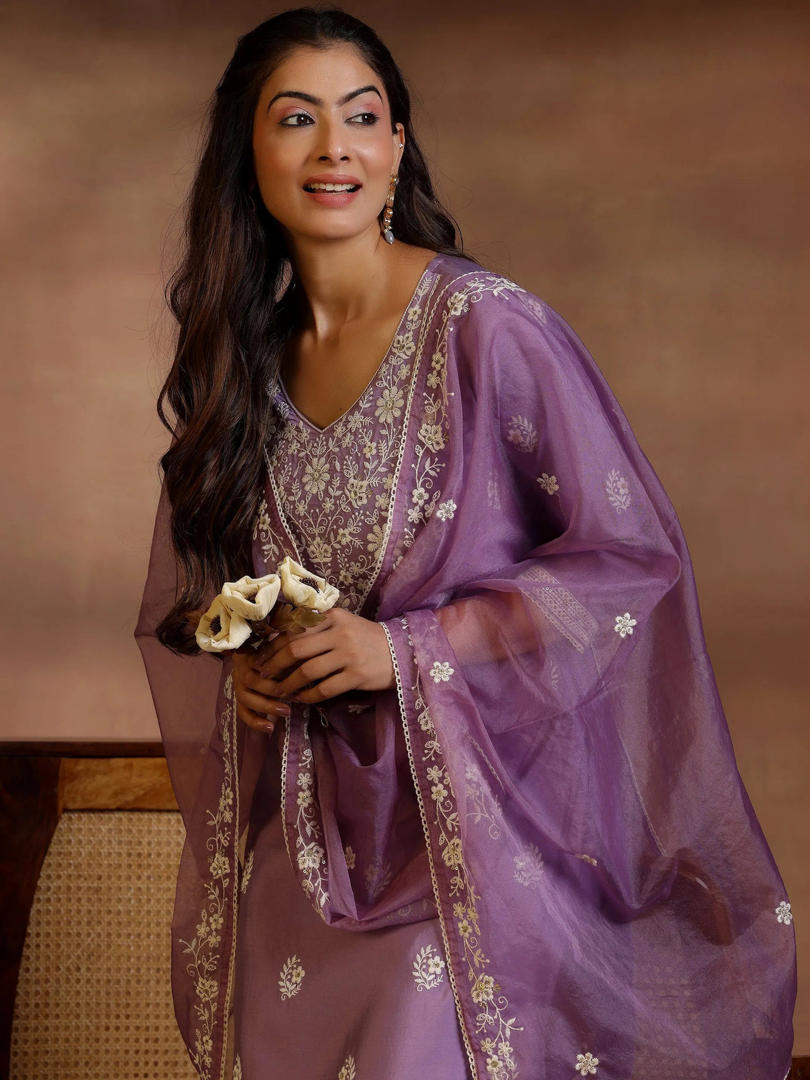 Mameraa Mauve Embroidered Silk Blend Straight Suit With Dupatta
