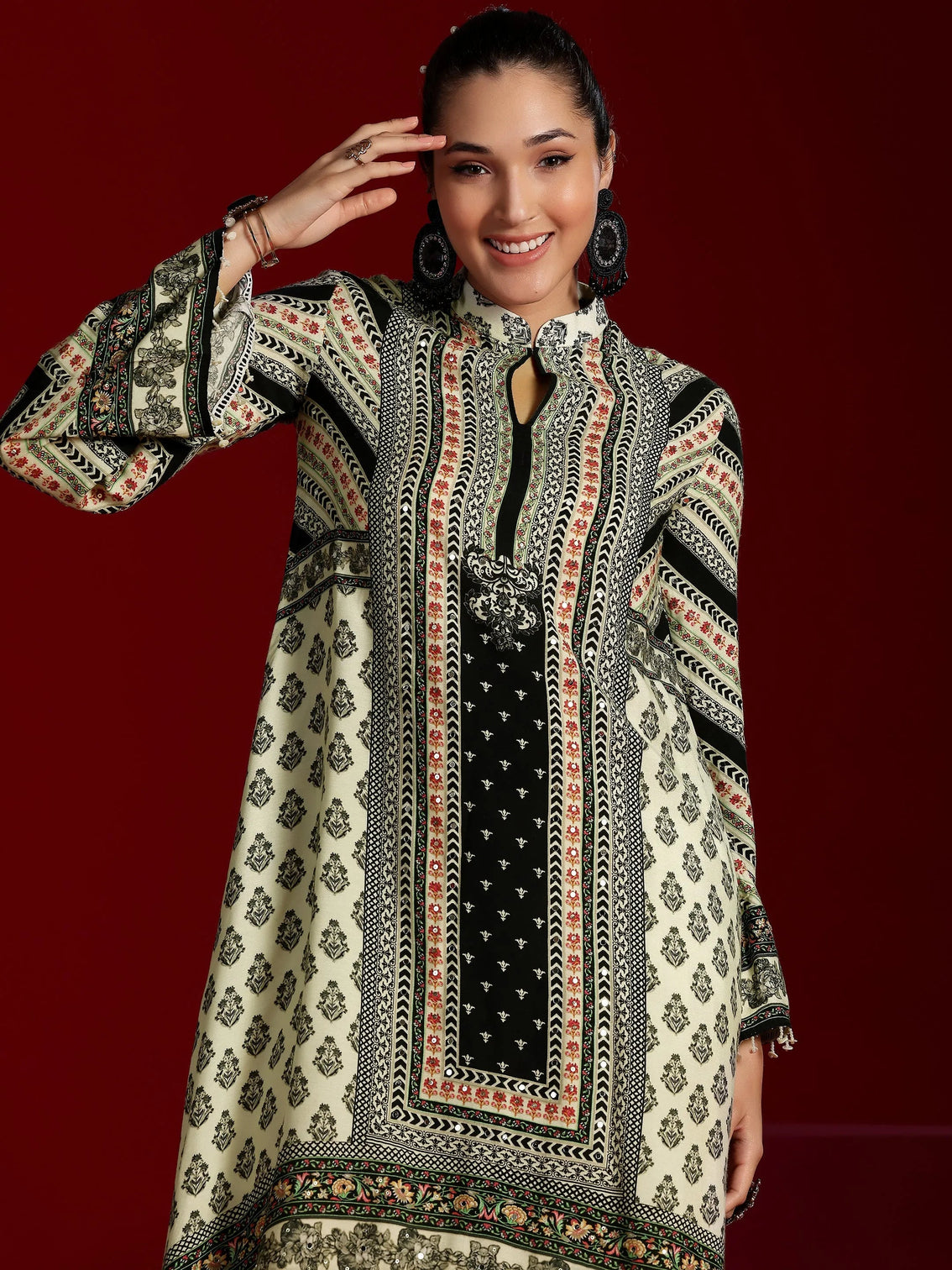 Mameraa Art Off White Printed Silk Blend Co-Ords