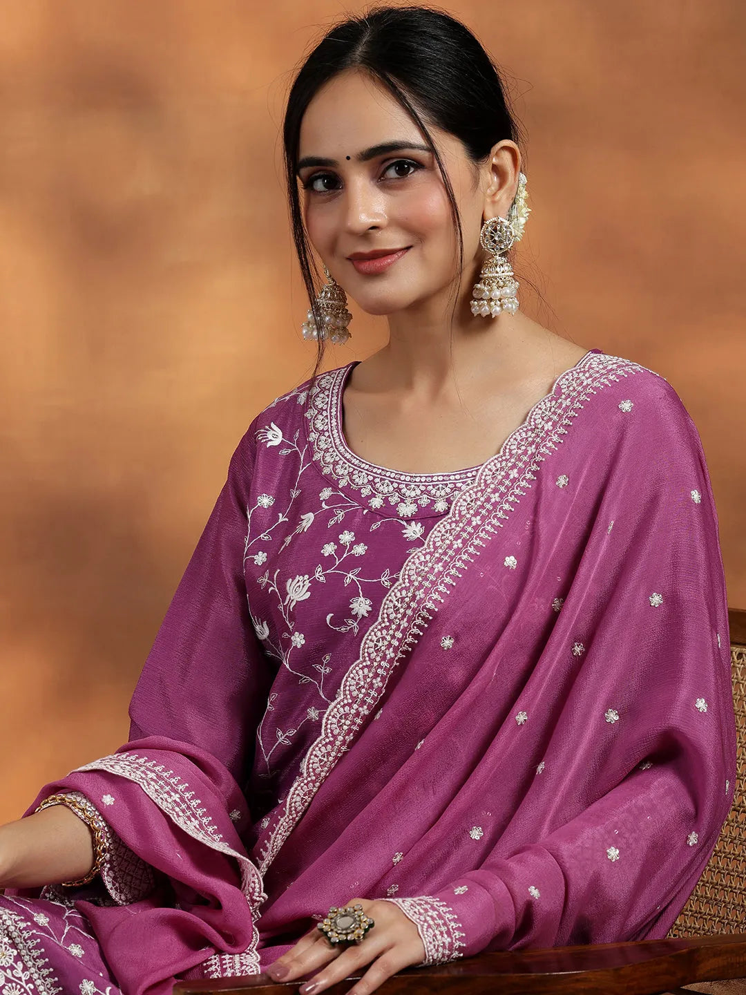 Mameraa Mauve Embroidered Silk Blend Straight Suit With Dupatta