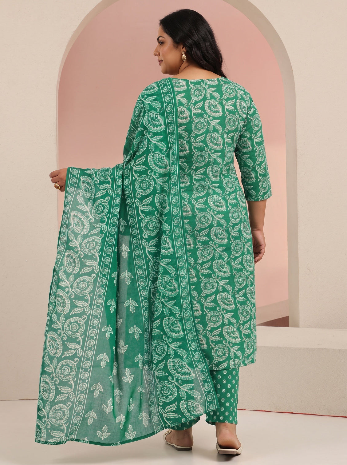 Plus Size Emerald Green Printed Cotton Straight Suit Set