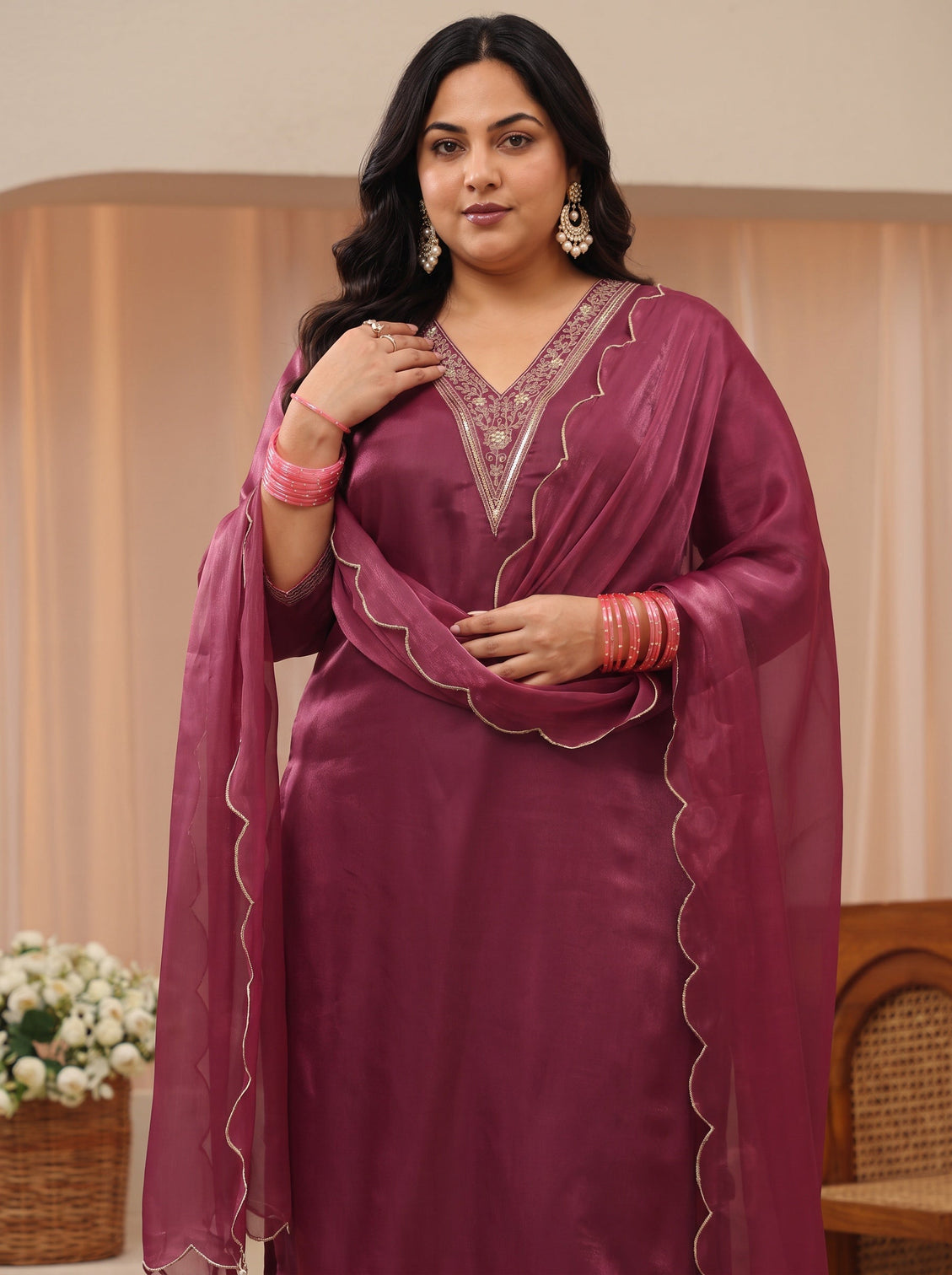 Plus Size Red Yoke Design Tissue Straight Suit Set