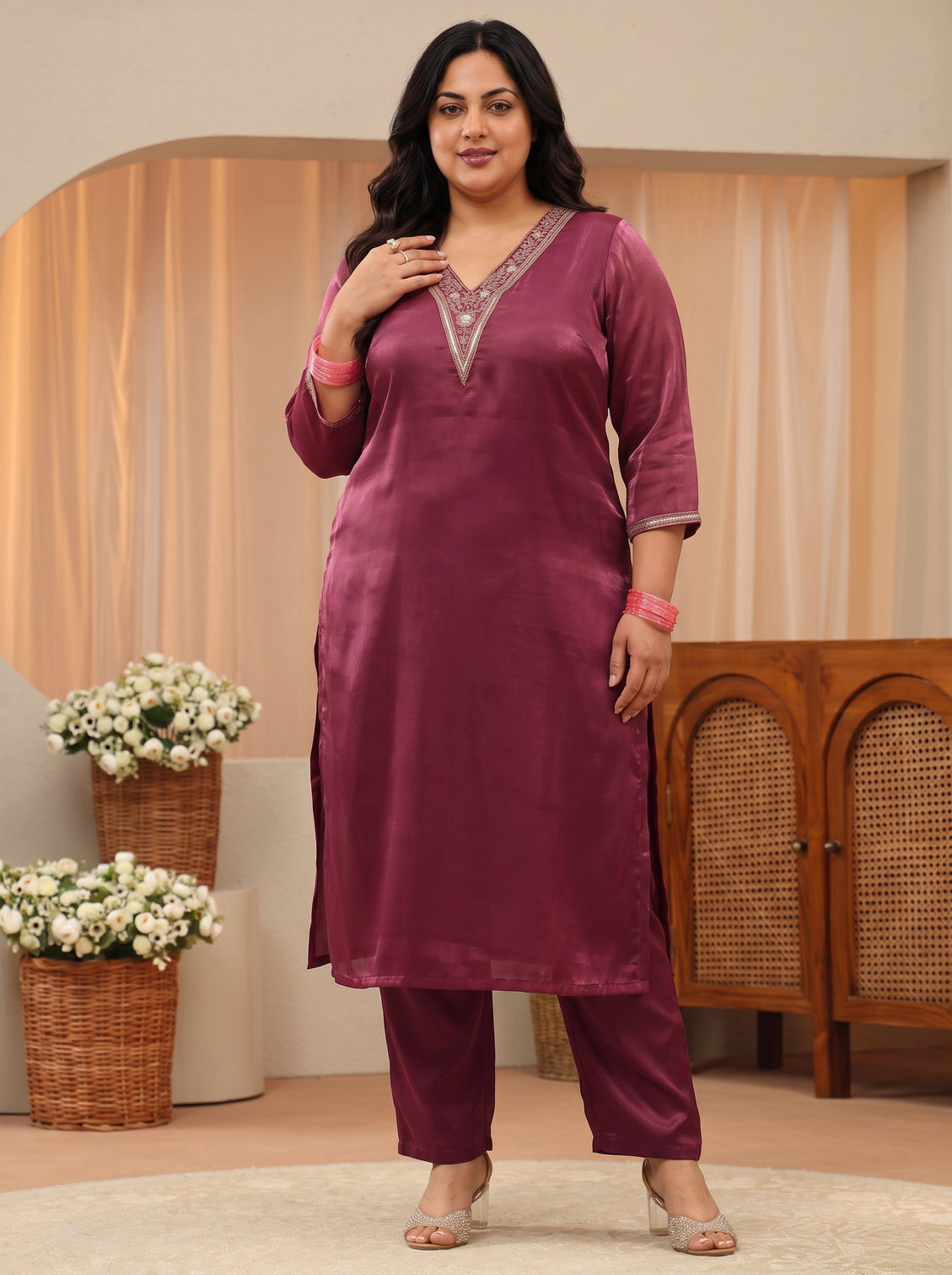Plus Size Red Yoke Design Tissue Straight Suit Set