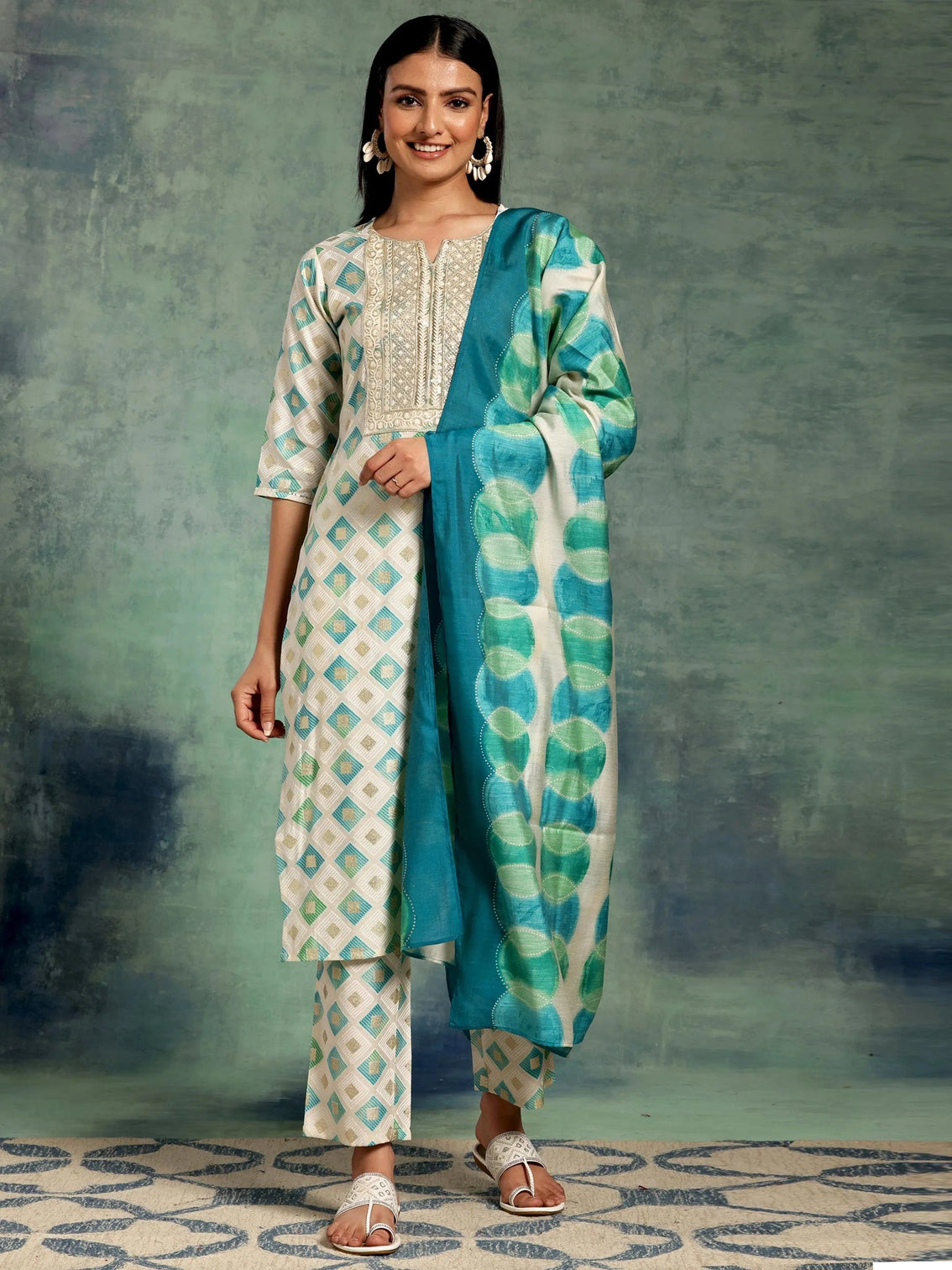 Mameraa Off White Printed Silk Blend Straight Suit With Dupatta